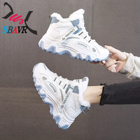 Baskets montantes en peluche pour femmes 2025 – Chaussures de sport décontractées et tendance pour la marche et la course, baskets chaudes en coton pour l'automne, idéales pour étudiantes et femmes.