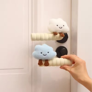 1個入り 静電気防止スポンジ製ドアノブカバー - 可愛いぬいぐるみ3Dクラウドアクセサリー 女の子の寝室用ドアハンドルカバー 冬の家の装飾 - Product Image 4