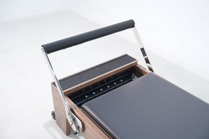Máquina de <span class=keywords><strong>Pilates</strong></span> Reformer de Madera de Nogal, Reformer Profesional para Estudio de <span class=keywords><strong>Pilates</strong></span> Comercial - Product Image 4