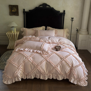 Nouvel Ensemble de Literie Quatre Pièces en Coton et Dentelle de Luxe Français 2025, Doux pour la Peau, Hiver Chaud, 200TC, Écologique, Volants Hauts - Product Image 1