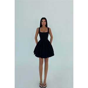 Robe de cocktail noire à bretelles - Product Image 2