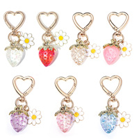 Porte-clés breloque mignon en forme de fraise avec fermoir cœur et pendentif marguerite, accessoire de mode pour sac à main, vente en gros, OEM, personnalisé