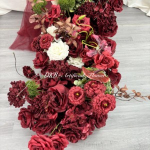 Chemin de table en fleurs artificielles rouges de 200 cm, arrangement floral mixte de roses, d'hortensias et de pivoines rouge foncé, décoration de table - Product Image 4