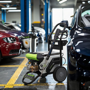 เครื่องฉีดน้ำแรงดันสูงขนาดเล็ก 100 บาร์ 220 โวลต์ สำหรับล้างรถ ปั๊มไฟฟ้าพลาสติก เครื่องฉีดน้ำแรงดันสูงแบบพกพา เป็นมิตรกับสิ่งแวดล้อม - Product Image 4