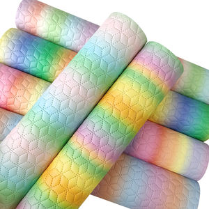 Cuero de vinilo en relieve prismático arcoíris Cuero de imitación de color acolchado para hacer bolso DIY llaveros con lazo cartera accesorio artesanal - Product Image 3