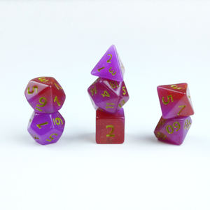 Ensemble de 7 dés polyédriques à dégradé scintillant, fabrication artisanale haut de gamme personnalisée pour <span class=keywords><strong>les</strong></span> jeux de divertissement, directement de l'usine - Product Image 3