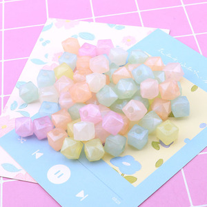 Nuevas cuentas sueltas acrílicas con purpurina rombal de agujero pasante para collar de pulsera de pegamento de crema DIY Cadena de teléfono móvil - Product Image 3