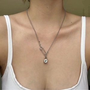 Collier à chaîne de clavicule à la mode avec pendentif étoile pour unisexe, design simple, bijoux en métal plaqué - Product Image 2
