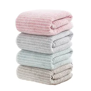 Toalla cuadrada de terciopelo Coral de punto de urdimbre suave y absorbente, juego de toallas para la cara de ducha de baño, bordado para uso doméstico en Hotel o Spa