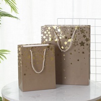Sac en papier d'art de luxe pour bijoux et chaussettes avec logo personnalisé, impression offset, matériaux recyclés et fermeture à cordon