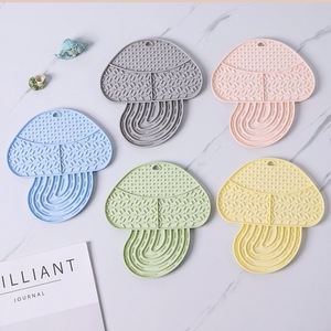 Youcheng Pet <b>Silicone</b> Licking <b>Mat</b> Slow Feeding <b>Mat</b> For Cats Non Slip With Suction Cup Home Use - Product Image 4