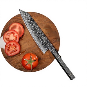 Cuchillo Kiritsuke de Acero Damasco Japonés Vg10 Hecho a Mano con Acabado de Alto Brillo y Mango de Resina Ambidiestro - Product Image 2