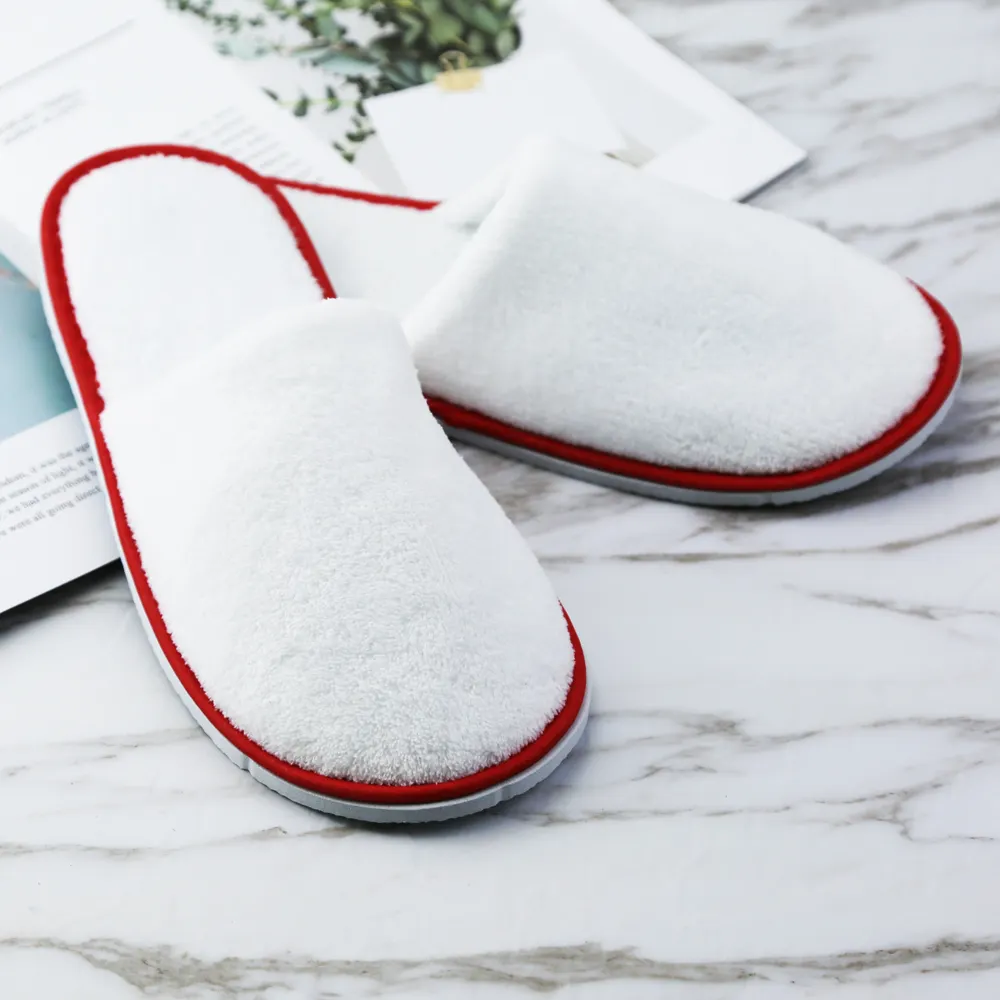 Zapatillas de diseñador de fábrica china al por mayor baratas zapatillas de bebé de interior con logotipo personalizable bordado de niña bonita