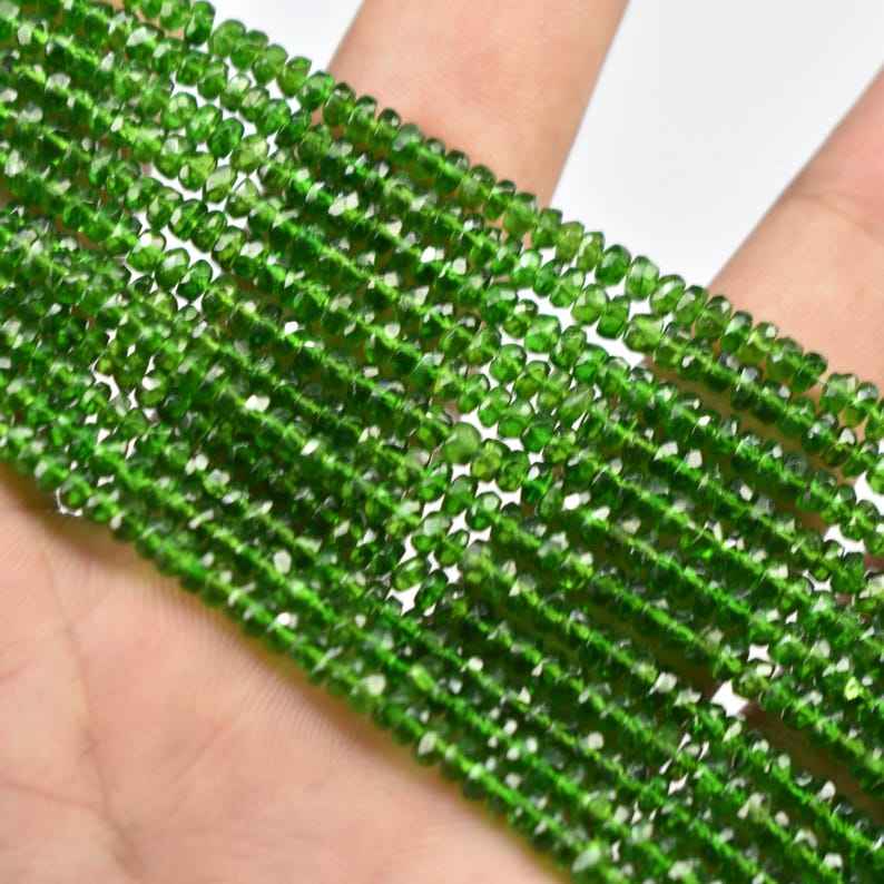 สีเขียว