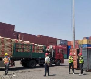 Fournisseur de résine de chlorure de polyvinyle (PVC) de qualité, résine PVC SG5 K67 en poudre - Product Image 4