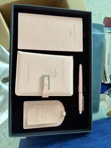 Ensemble cadeau de voyage en cuir PU personnalisé en gros : porte-passeport, étiquette de bagage, carnet de voyage et stylo dans un coffret cadeau - Product Image 5
