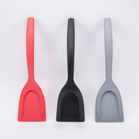 Spatule de cuisine en nylon plastique pour œufs et crêpes, avec lame de balayage et poignée pour retourner les omelettes