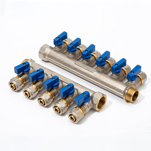 Colectores <span class=keywords><strong>de</strong></span> <span class=keywords><strong>tubos</strong></span> <span class=keywords><strong>de</strong></span> latón OEM <span class=keywords><strong>de</strong></span> 36mm con válvulas <span class=keywords><strong>de</strong></span> bola y adaptadores desmontables Distribuidores <span class=keywords><strong>de</strong></span> agua <span class=keywords><strong>de</strong></span> latón Separador <span class=keywords><strong>de</strong></span> agua - Product Image 1