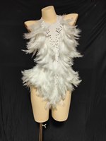 Combinaison blanche à plumes pour femme, dos nu, bretelles, strass colorés, sexy, pour soirée en boîte de nuit, DJ, spectacle sur scène