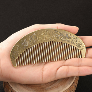 Fornitura diretta della fabbrica ottone Pisces piccolo pettine splendida Boutique doppia faccia intagliato Fine dente in ottone pettine all'ingrosso. - Product Image 3