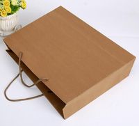 Sac cadeau de luxe personnalisable en papier kraft avec poignée en corde de coton et soufflet de fond pour vêtements, prix négociable