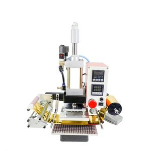 Machine de marquage à chaud pneumatique semi-automatique pour le gaufrage du cuir - Product Image 1