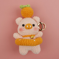 Adorable porc en peluche au crochet fait main, style flottant à thème fruité, breloque de sac en tissu style anime dessin animé, ornement de voiture adorable
