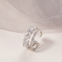 Bague plaquée or de luxe léger Europe et Amérique, légèrement incrustée de zircon, double couche, style froid, ouverture ajustable, design de niche pour femme