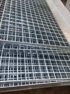 Grille de drainage extérieure en acier pour allée, grille de canalisation, couvercle de manhole, en acier galvanisé à chaud, à verrouillage par pression, durable, pour l'eau - Product Image 6