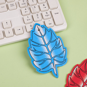 Cartes parfumées en papier, parfum suspendu, logo personnalisé pour la production de <span class=keywords><strong>d</strong></span>ésodorisants pour voiture - Product Image 4