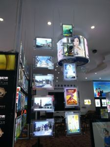 Boîte à lumière rectangulaire en cristal pour enseigne immobilière, fournisseur de Guangzhou - Product Image 4