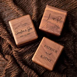 Boîte à bagues <span class=keywords><strong>en</strong></span> <span class=keywords><strong>bois</strong></span> de noyer avec logo personnalisé gratuit, présentoir à <span class=keywords><strong>bijoux</strong></span> pour proposition, fiançailles, mariage, anniversaire, conception gravée - Product Image 3