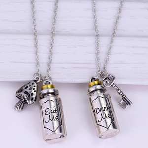 Collana Vintage alla Moda con Ciondolo a Bottiglia in Lega, Ispirata a 'Le Avventure di <span class=keywords><strong>Alice</strong></span> nel <span class=keywords><strong>Paese</strong></span> <span class=keywords><strong>delle</strong></span> <span class=keywords><strong>Meraviglie</strong></span>' e al Titolo dell'Album 'Eat Me Drink Me' - Product Image 1