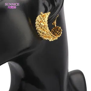 Sunnice tembaga penjualan laris desain Thailand grosir perhiasan jumlah besar 24k anting simpai berlapis emas untuk wanita