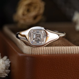 แหวนเพชรทรง Asscher คัตต์ 2.5 กะรัต เพชรเลี้ยงในห้องปฏิบัติการ ยอดขายดีที่สุด เหมาะสำหรับเป็นเครื่องประดับหมั้นสำหรับผู้หญิง ใช้ในงานแต่งงานและวันครบรอบ มีจำหน่ายแล้ว - Product Image 2