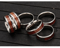 Bague en acier inoxydable Dragon Fish love Demi-cercle en acier inoxydable de 8mm pour hommes Bagues en grain de bois Bijoux de mode Bagues pour les doigts
