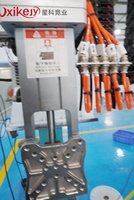 Xinkejy Nouveau manipulateur pneumatique robuste entièrement servo-assisté pour tôles de verre, machines de moulage par injection industrielles 7900W 400kg