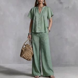 Nouvel ensemble décontracté pour <span class=keywords><strong>femme</strong></span> en coton et lin à col en V, style européen et américain, idéal pour les vacances à la plage - Product Image 2