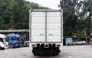 Camion Furgonato ISUZU Leggero 4x2 a 6 Ruote, Apertura Bilaterale, Capacità 10 Tonnellate, Motore Diesel Nuovo Yuchai - Product Image 6