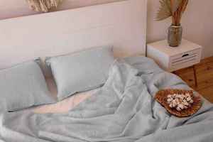 Ensemble de housse de couette trois pièces en coton 100% gris clair, cousu à la main, doux, avec deux taies d'oreiller, antibactérien, pour toutes les saisons, literie d'hôtel - Product Image 2