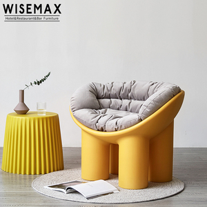 Silla de polietileno de elefante Roly para comedor, moderna silla de salón, venta al por mayor - Product Image 1
