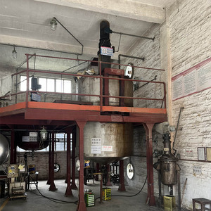 SS-316 Jacketed Reactor 500L Chemical Reaction Kettle with Pump Motor Engine for White Glue Production - Product Image 3