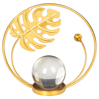 Décoration de style moderne et luxueux pour la maison, salon, cadeau de fête, feuille en métal, artisanat, boule de cristal en fer, ornements