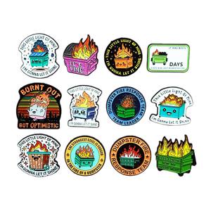 Broche de aleación con diseño de cesto de basura de bola de fuego de dibujos animados, estilo europeo y americano, con cita en inglés, para ropa y mochilas - Product Image 5