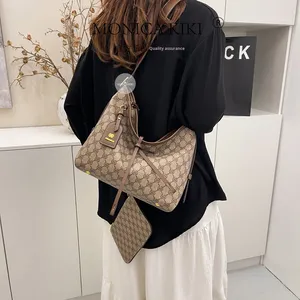 Bolso de Hombro de PU de Gran Capacidad con Patrón de Letras de Diseñador de Moda de Lujo, Bolso Cruzado Diario de Tendencia con Correa Única para Mujer - Product Image 2