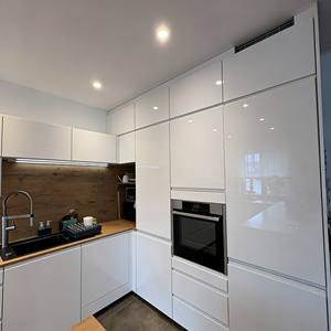 Gabinetes de Cocina Modernos de Madera Blanca con Acabado Brillante y Encimera de Piedra Sinterizada, Personalizados y de Venta Caliente, al Mejor Precio, Arbrobe - Product Image 6