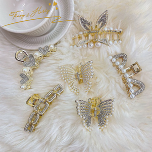 Accessoires <span class=keywords><strong>pour</strong></span> cheveux <span class=keywords><strong>pour</strong></span> femmes européennes Tracy & Herry, strass brillants, tempérament diamant, <span class=keywords><strong>perle</strong></span>, métal, pinces à cheveux, pinces - Product Image 1
