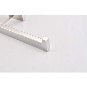 Juego de accesorios de baño de diseño moderno DB de 8 piezas, acabado cromado, metal y aleación de zinc, incluye toallero para uso doméstico o hotelero - Product Image 4