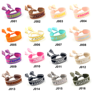 Bijoux de style ethnique Bracelet en tissu coloré avec message de bénédiction et broderie - Product Image 3