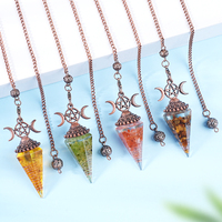 Pendentif en résine polie en forme de cône hexagonal, incrusté de copeaux de cristaux de guérison pour l'équilibre, la radiesthésie, la divination, la décoration spirituelle suspendue
